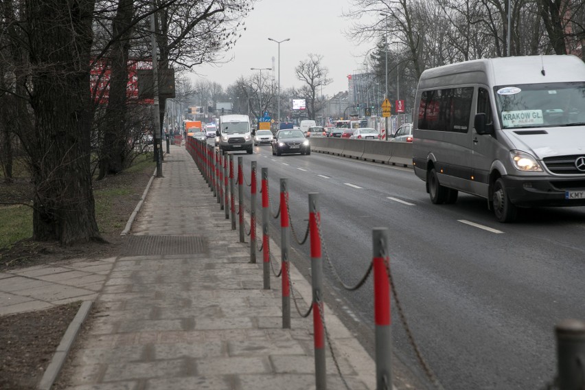 Kraków. Zobacz postępy prac na budowie kładki rowerowej wzdłuż ulicy Kamieńskiego [ZDJĘCIA] 18.01.