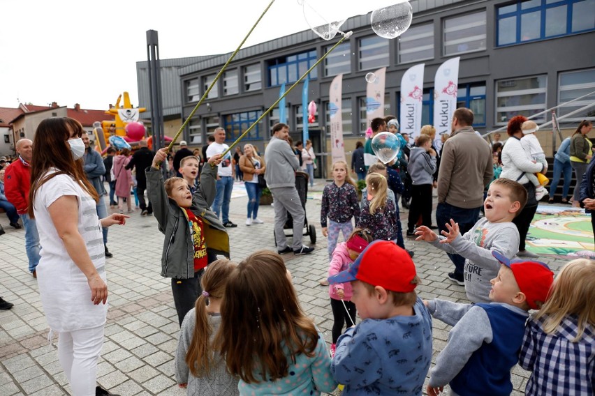 Dzień dziecka w Chrzanowie. Gry, dmuchańce, balony, bańki mydlane, malowanie twarzy i spektakl [ZDJĘCIA]