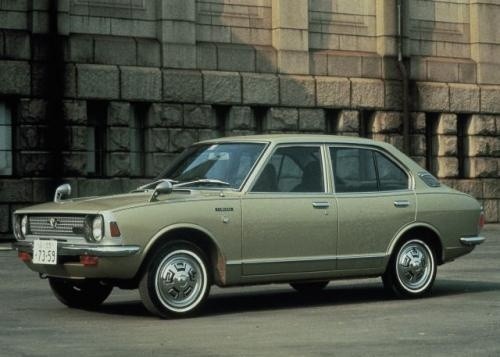 Fot. Toyota: Corolla II generacji pojawiła się w 1970 r. Po...