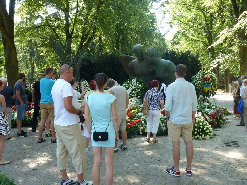 Poznaniacy odwiedzają grób Jana Kulczyka