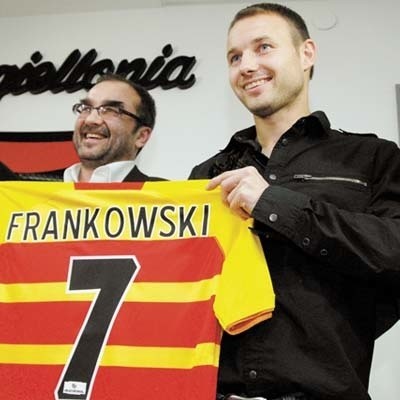 Tomasz Frankowski z koszulka z numerem "7"