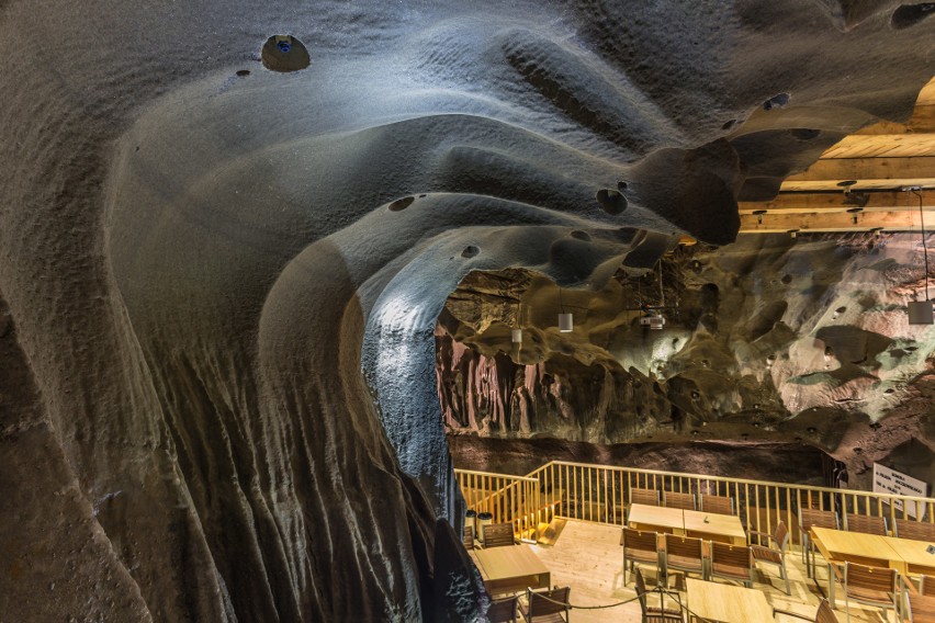 Kopalnia Soli w Wieliczce znów będzie otwarta. Zwiedzanie na nowych zasadach: maseczki, dezynfekcja, pomiar temperatury  