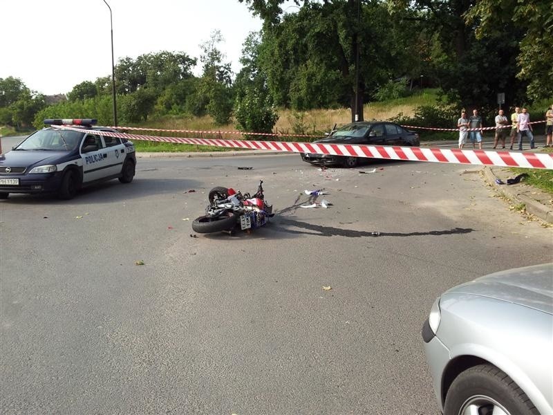 Uderzył w motocyklistę i uciekł z miejsca wypadku! (nowe fakty, zdjęcia)