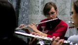 Siła muzyki i przyjaźni - koledzy z orkiestry "Elektryka" kupili Iwonie Harabin nowy flet. Poprzedni podczas parady zmiażdżył tir