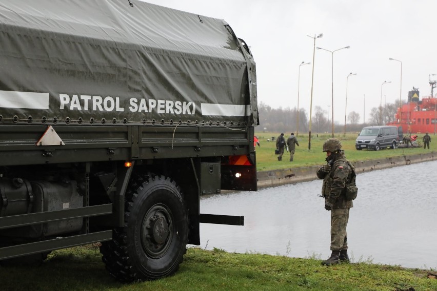 Akcję wydobycia pocisku artyleryjskiego zalegającego w...