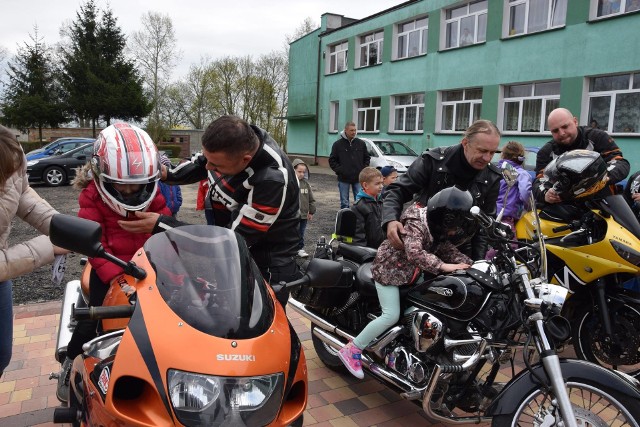 Motocykliści z Kostrzyna kolejny rok z rzędu będą odwiedzać przedszkolaków. Chcą w ten sposób zaszczepić motocyklową pasję wśród najmłodszych.