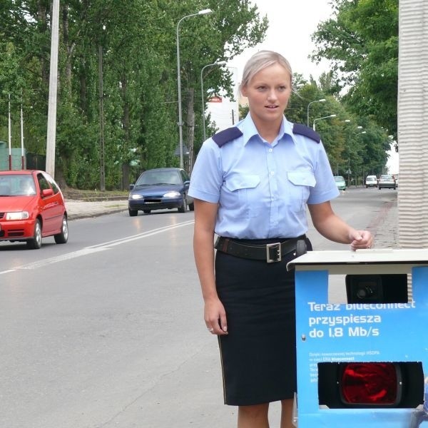 Strażniczka, Teresa Pocheć we wtorkowe popołudnie obsługiwała fotoradar ustawiony przy ul. Radomskiej w Starachowicach.