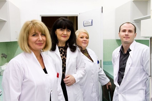 Od lewej: dr Tamara Daniluk, doc. Katarzyna Leszczyńska, mgr Małgorzata Ściepuk i dr Krzysztof Fiedoruk - to oni pierwsi na świecie poznali sekret E.albertii