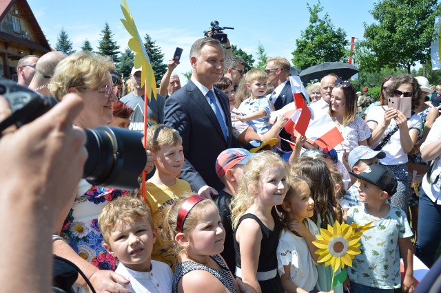 Prezydent Andrzej Duda wraz z małżonką odwiedzili powiat bocheński, 5.07.2021