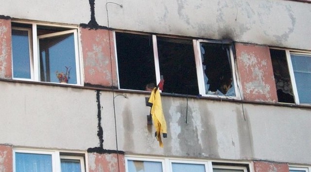 Spalone mieszkanie na III piętrze  w bloku na osiedlu BoWiD w Więcborku