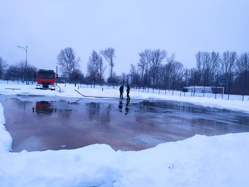 Zaledwie 30 km od Białegostoku jest plenerowe lodowisko....