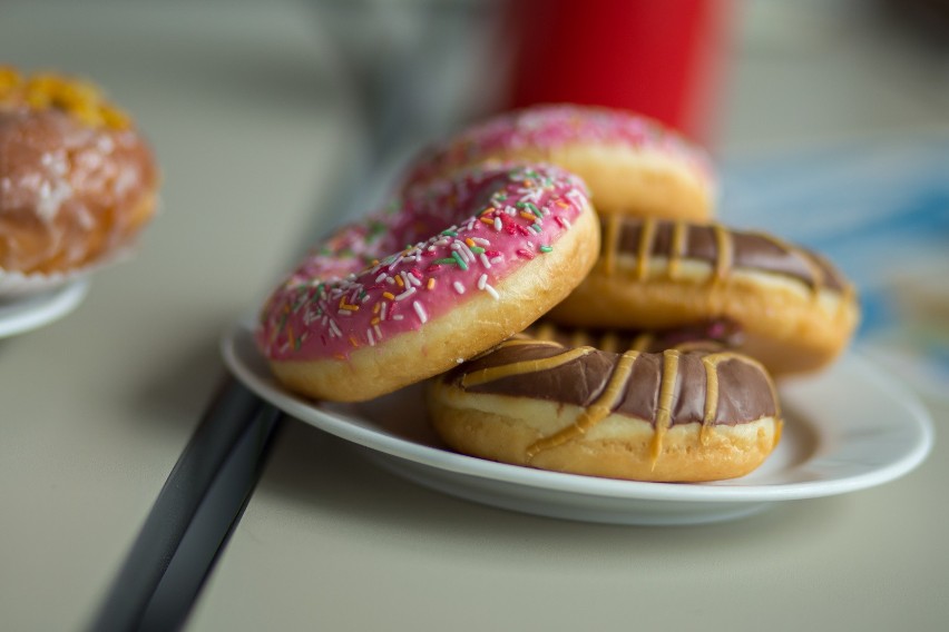 Przepis na pączki. Jak zrobić pączki na Tłusty Czwartek [SPRAWDŹ PRZEPIS]