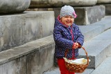 Święcenie pokarmów w lubelskich kościołach. W Wielką Sobotę lublinianie ruszyli z koszyczkami do swoich świątyń (ZDJĘCIA)