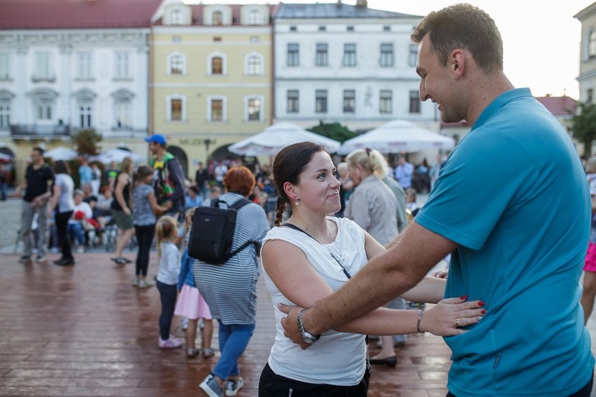 Tarnów. Miłośnicy tańca znów wypełnili Rynek [ZDJĘCIA]