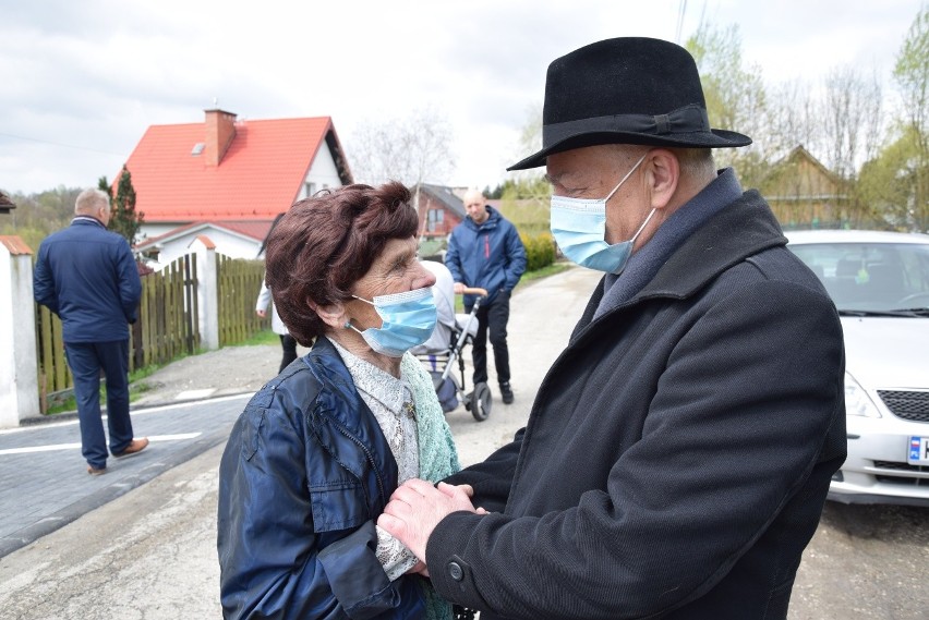 Uroczystości poświęcenia ocalałej z pożaru figurki Matki...