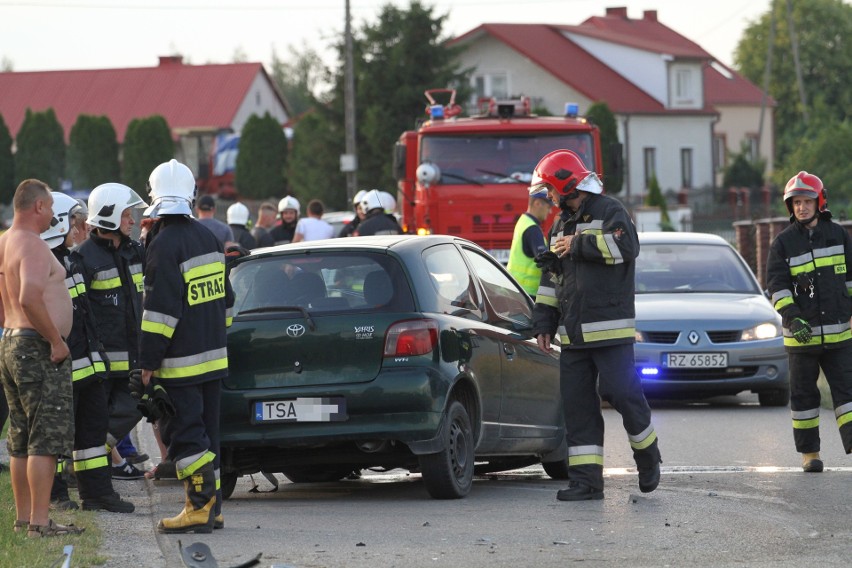 Trzy osoby poszkodowane w wypadku w Trześni (ZDJĘCIA)