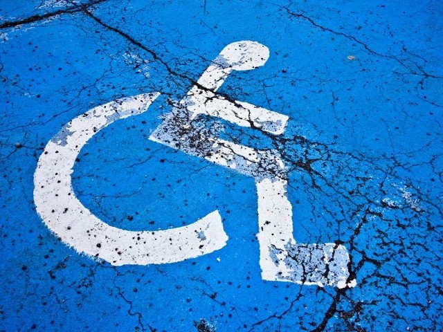 Przy Warszawskiej w Białymstoku trzeba więcej miejsc do parkowania dla osób niepełnosprawnych