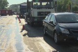 Awaria magistrali wodnej we Wrocławiu. Kierowcy utknęli w korkach (wideo)