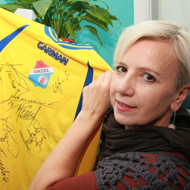 - Nasi piłkarze przekazali na licytację koszulkę z podpisami futbolowych sław - mówi Alicja Jankowska, szefowa lokalnego sztabu WOŚP.