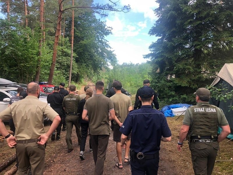 Słupscy policjanci wraz ze strażakami z jednostki...