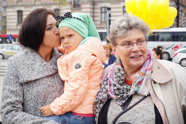 Poseł Małgorzata Niemczyk z córką i mamą