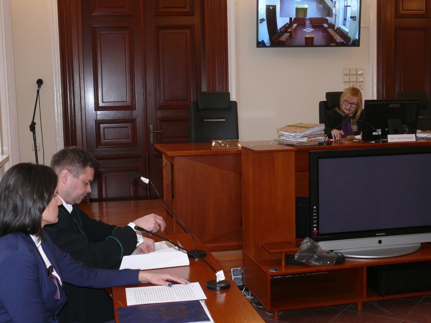 W Radomiu ruszył proces, który radna Marta Michalska - Wilk wytoczyła ministrowi Markowi Suskiemu. Sąd Okręgowy w Radomiu rozpoczął proces
