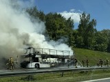 Pożar autokaru na drodze A4. Droga do Katowic była zablokowana