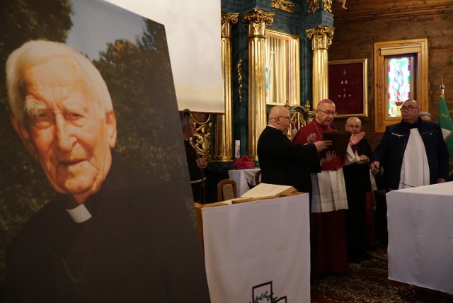 W Chludowie koło Poznania w niedzielę odbyła się pierwsza sesja Trybunału Rogatoryjnego procesu beatyfikacyjnego o. Mariana Żelazka.