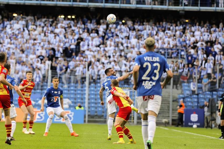 Lech Poznań pokonał Jagiellonię Białystok 2:0, choć w...