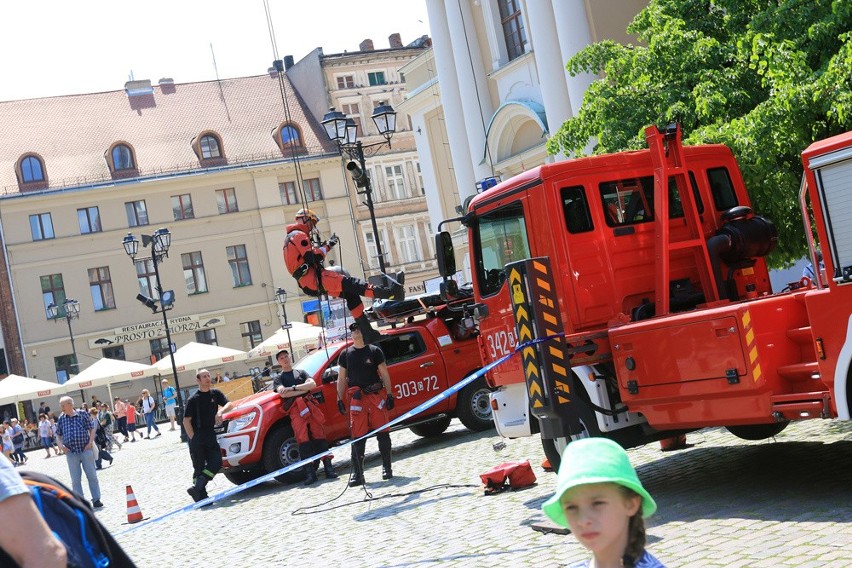 Toruń: Festyn strażacki na Rynku Staromiejskim [ZDJĘCIA]...