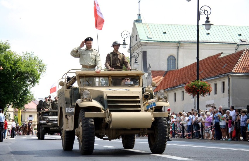 Święto Wojska Polskiego na pl. Litewskim (ZDJĘCIA, WIDEO)