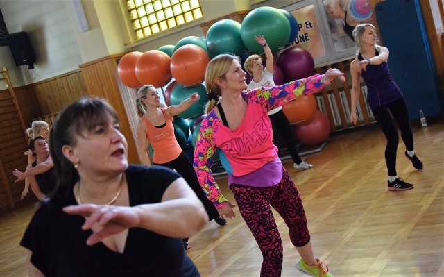 Z okazji Dnia Kobiet inowrocławianki wzięły udział w darmowych zajęciach z zumby i strong by zumba. Do wspólnej zabawy zaprosił panie Ośrodek "Solanki" Centrum Rekreacji.