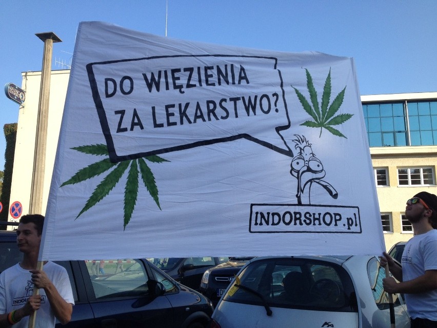 Marsz Wyzwolenia Konopi przeszedł przez Wrocław. Marihuana lekiem? (ZDJĘCIA)