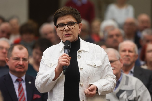 - Jeśli my Polacy nie będziemy o Polskę dbać, to nikt za nas tego nie zrobi – przekonywała w niedzielę w Rzeszowie była premier Beata Szydło.
