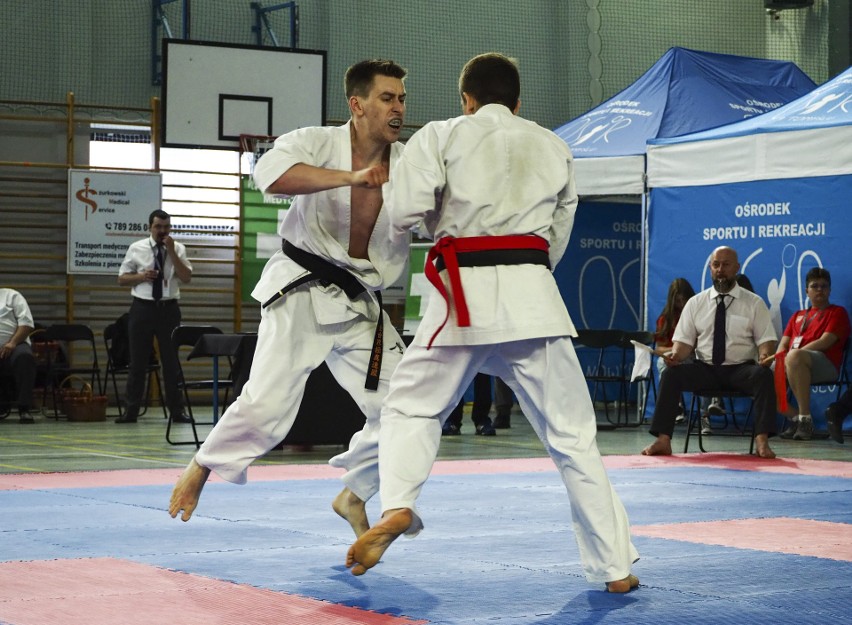 Jakub Pawłowicz (z lewej) - Klub Karate Kyokushin Złocieniec