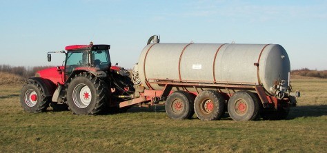 Rolnicy zablokowali skup w Stoisławiu. Protestują przeciwko niskim cenomW niedzielę wieczorem dwóch rolników wjechało na wagi ciągnikami z przyczepami i zablokowało skup.