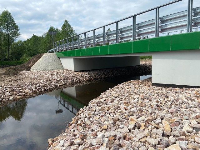W gminie Suchedniów oddano do użytku nowy most na rzece Żarnówce.