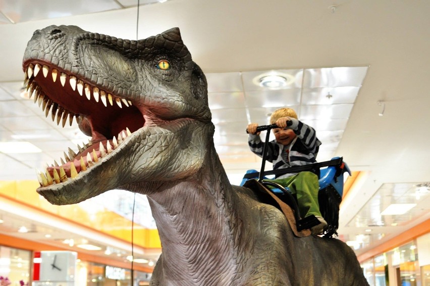 Gigantyczne dinozaury opanują Silesia City Center [ZDJĘCIA]