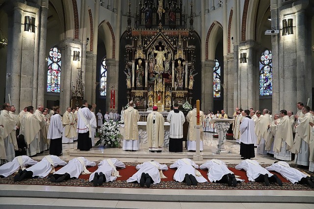 W tym roku w łódzkiej katedrze wyświęconych zostało dziewięciu kapłanów