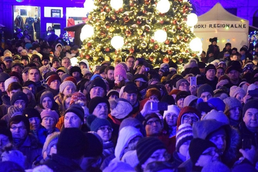 Święta na Starówce 2018 w Bielsku-Białej: Zakopower wprowadził w świąteczny klimat ZDJĘCIA
