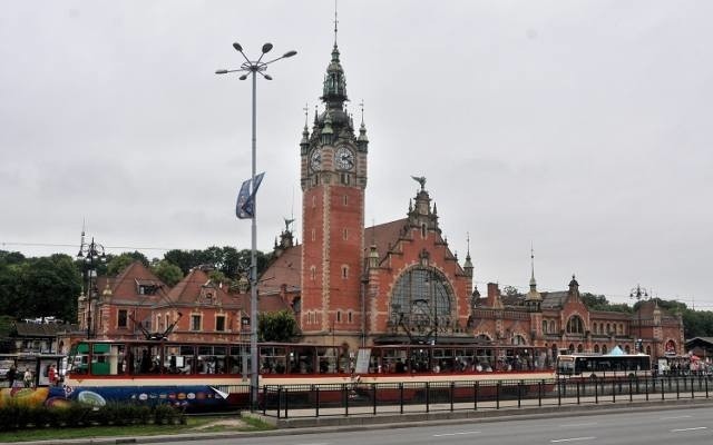 Wypadek przy dworcu w Gdańsku. Ruch tramwajów wstrzymany