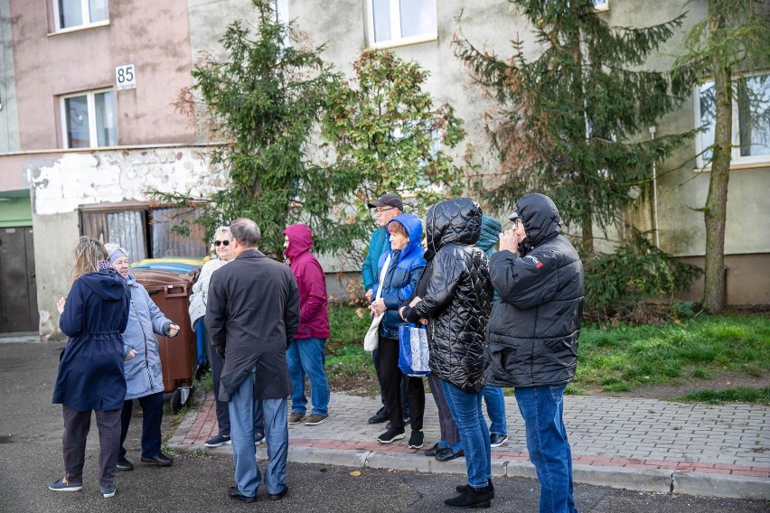 Znów się śmieją z Białegostoku. Tym razem Mazurek i Stanowski na tapetę wzięli "zmalowany blok" muralem KONSTYTUCJA