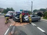 Wypadek w Piaskach pod Jędrzejowem. Dwie osoby ranne. Trasa numer 78 była całkowicie zablokowana
