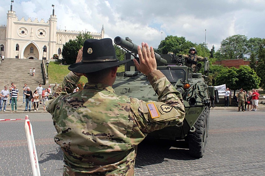 Amerykanie w Lublinie: Mieszkańcy przywitali żołnierzy (ZDJĘCIA, WIDEO)