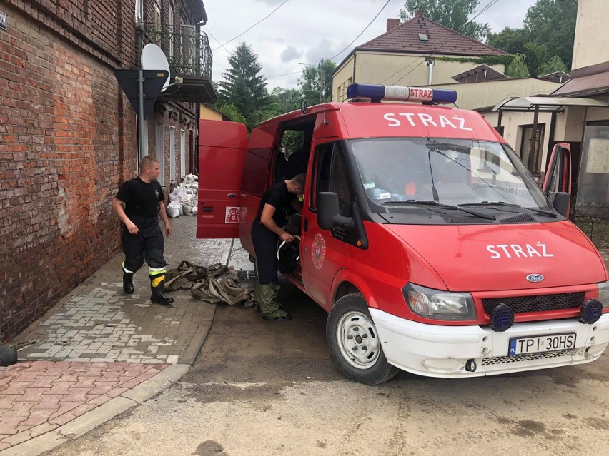 Działoszyce kilka godzin po nawałnicy. Ogromne straty, ludzie w rozpaczy [ZDJĘCIA]