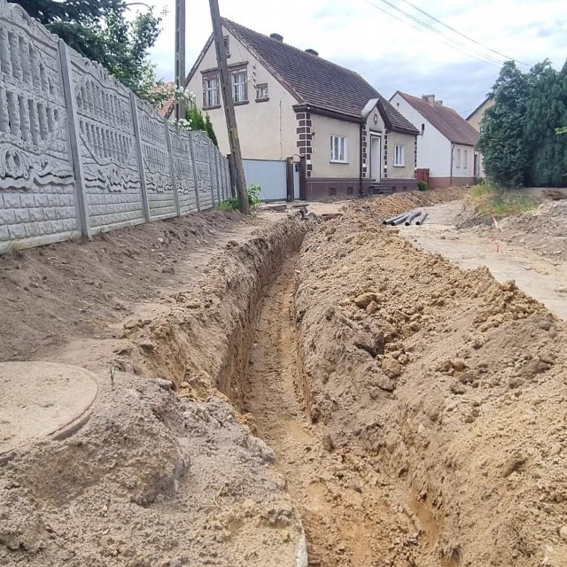 Trwa przebudowa drogi w Rusinowie.