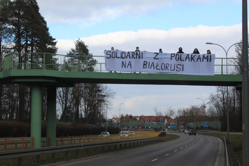 Białystok. Młodzież Wszechpolska solidaryzowała się z Polakami represjonowanymi przez reżim Aleksandra Łukaszenki