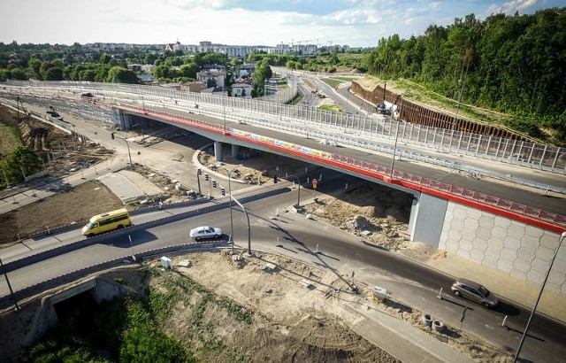 Przebudowa skrzyżowania trwa od lutego 2016 r. Koszt prac to 65,8 mln zł.