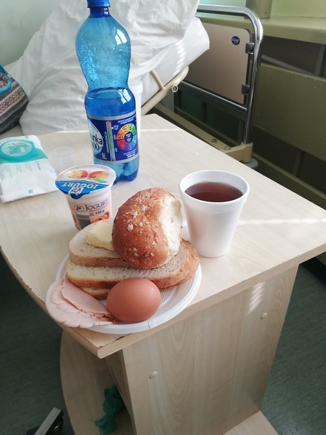 Na zdjęciach oryginalne posiłki z oddziału onkologii i hematologii dziecięcego szpitala wojewódzkiego w Kielcach zrobione przez rodziców. Zobaczcie posiłki na kolejnych zdjęciach.