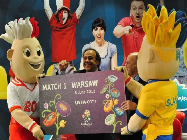 , szef UEFA, w marcu gościł w Warszawie podczas ceremonii rozpoczęcia sprzedaży biletów na finały ME.